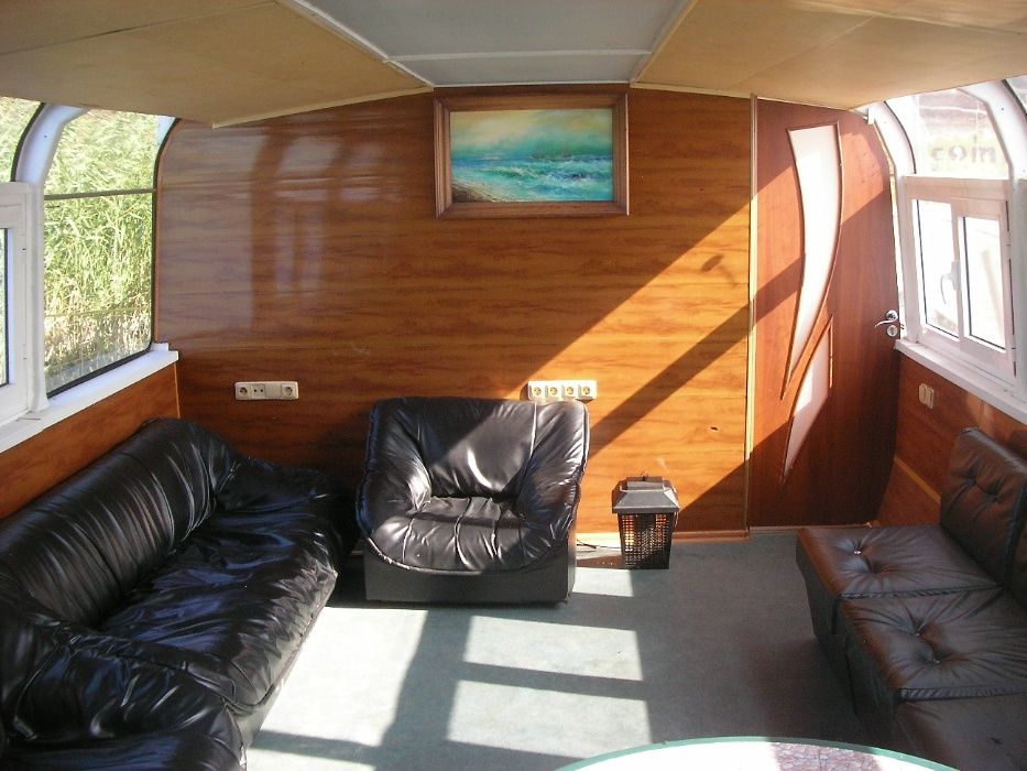 Легендарный теплоход &quot;Ласточка&quot; продают на OLX: как он выглядит и сколько стоит